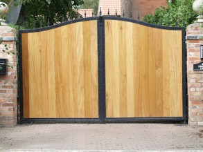 Gate T11 Remote Control Hard Wood Bow Top Gates In Steel Frame Haxey, Doncaster